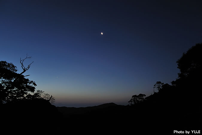 朝日 日の出 暁 朝焼け雲　黎明