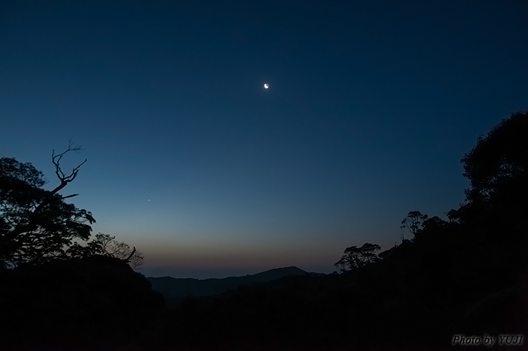 朝日 日の出 暁 朝焼け雲　黎明